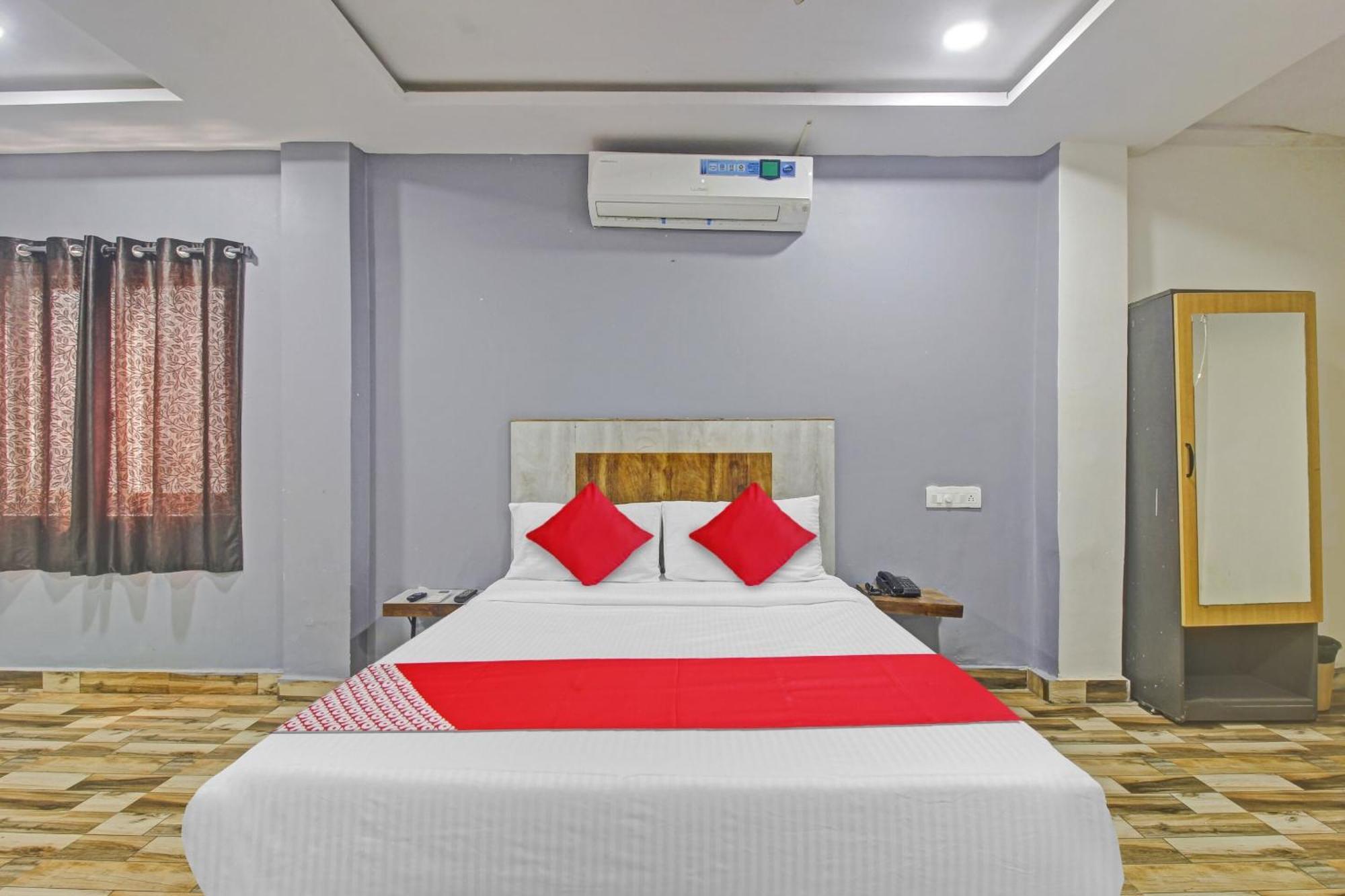 Super Hotel O Sri Sai Regency Hyderabad Luaran gambar