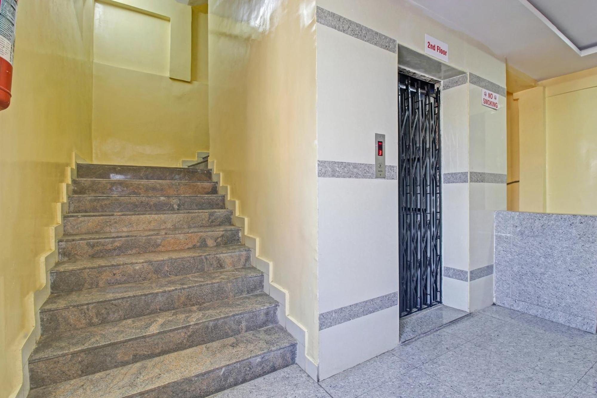 Super Hotel O Sri Sai Regency Hyderabad Luaran gambar